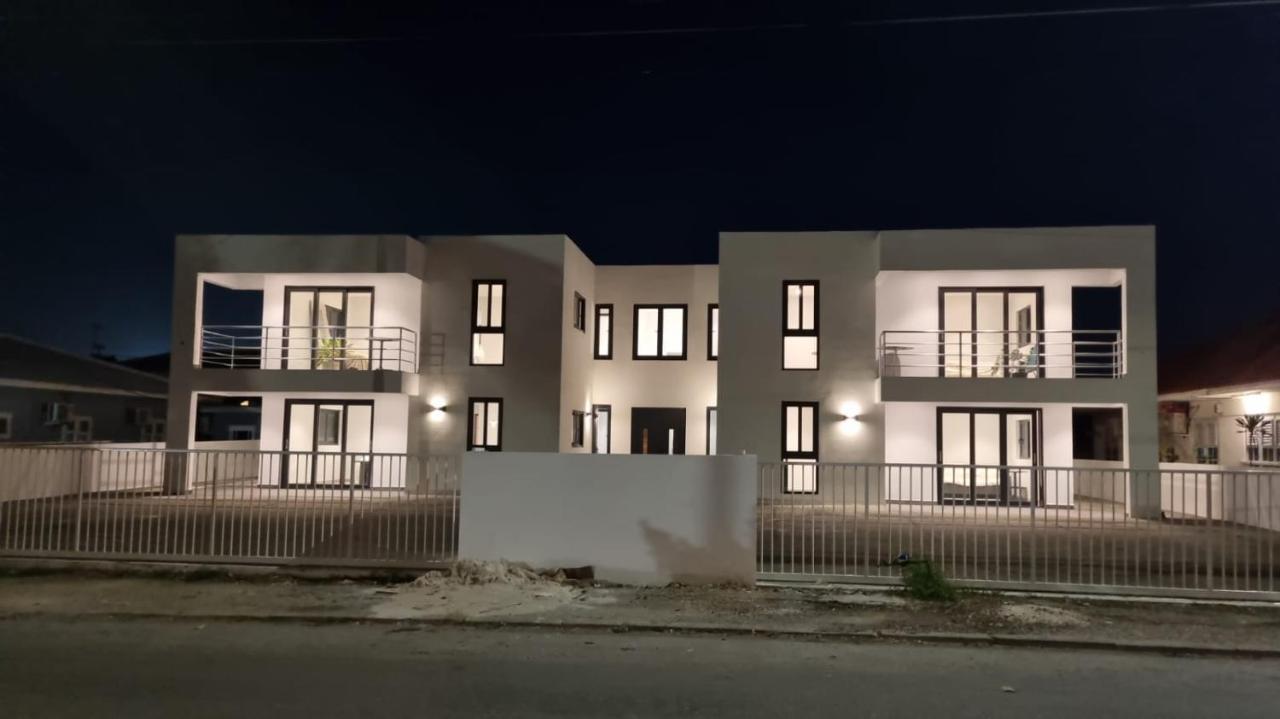 Whitehouse Boulevard, Close To Mambo Beach And City Centre Apartment Вилемстад Екстериор снимка