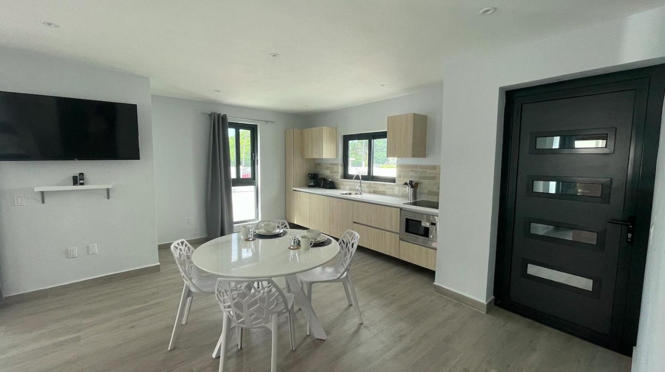 Whitehouse Boulevard, Close To Mambo Beach And City Centre Apartment Вилемстад Екстериор снимка