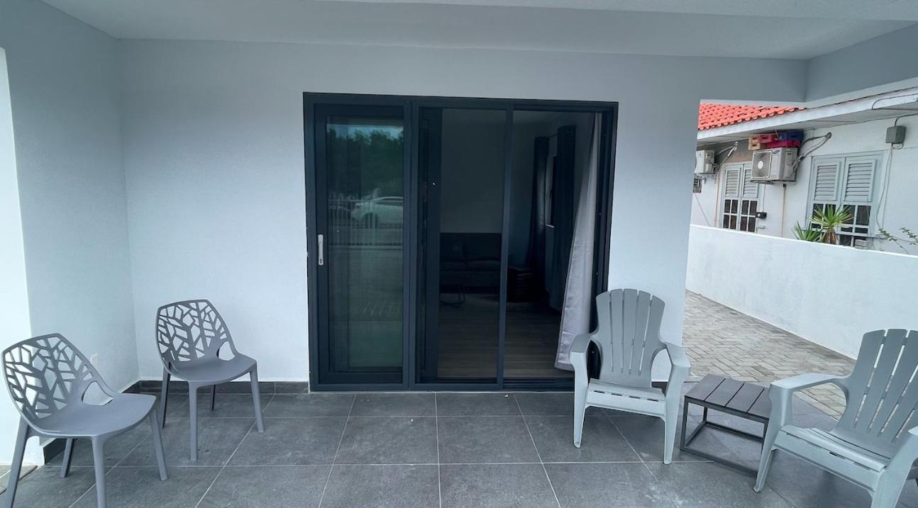 Whitehouse Boulevard, Close To Mambo Beach And City Centre Apartment Вилемстад Екстериор снимка