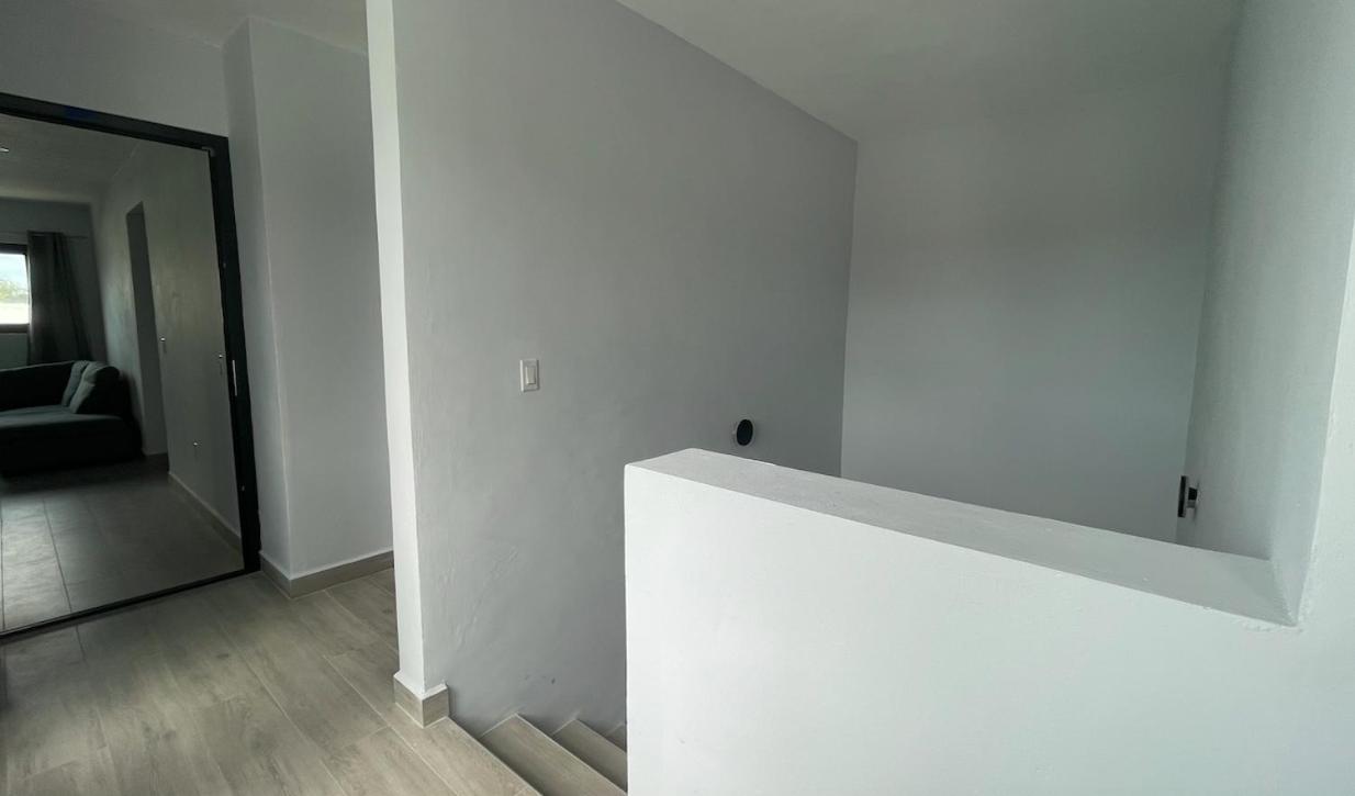 Whitehouse Boulevard, Close To Mambo Beach And City Centre Apartment Вилемстад Екстериор снимка