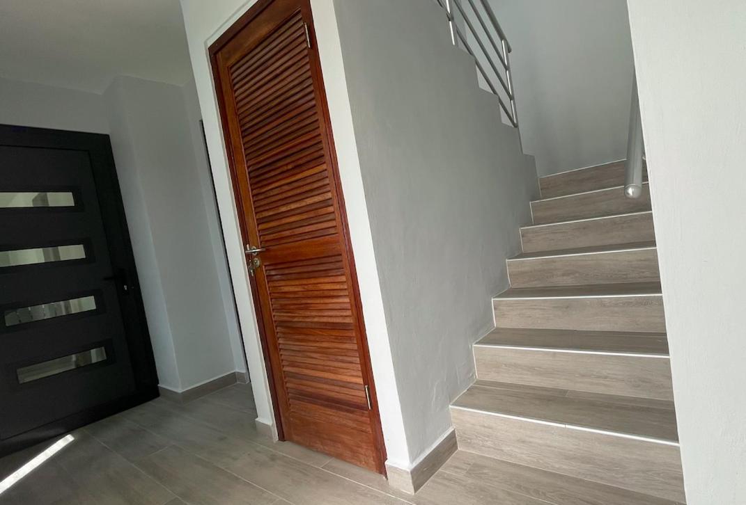 Whitehouse Boulevard, Close To Mambo Beach And City Centre Apartment Вилемстад Екстериор снимка